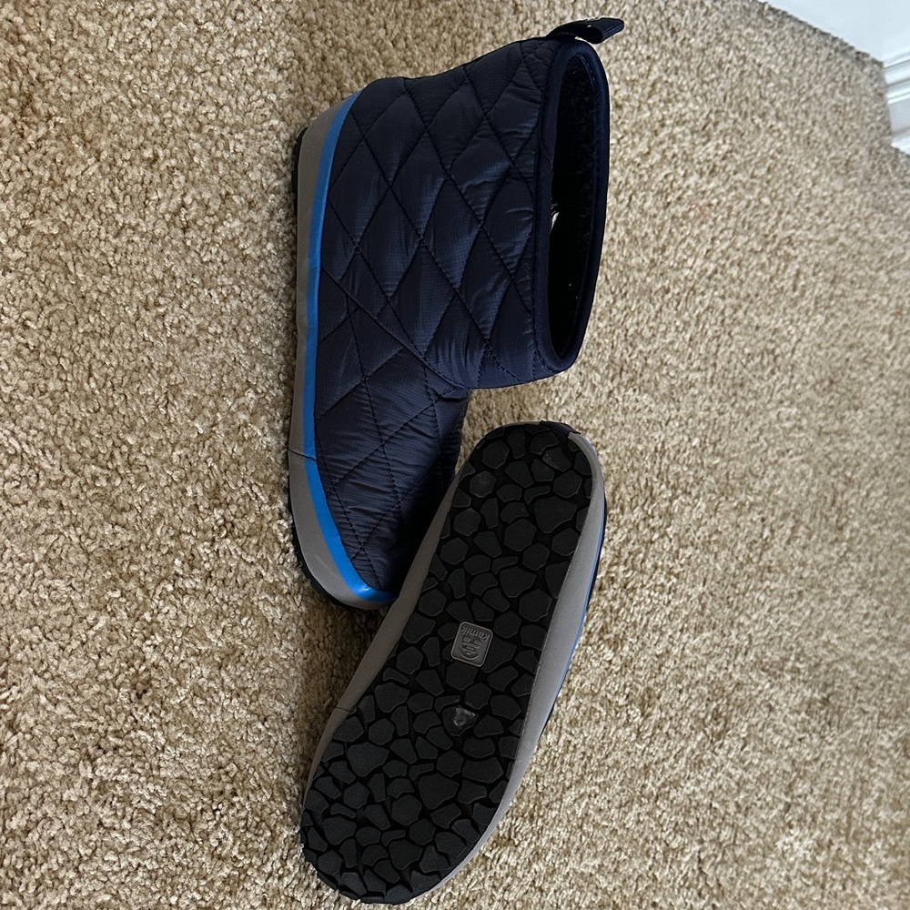 Kamik Quilted Navy Slip-On Kid’s Boot with Blue Accent NEW